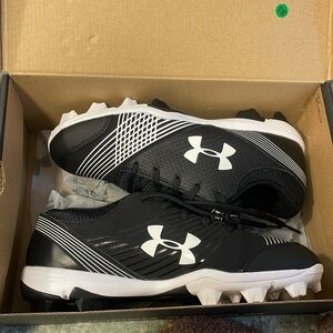 Under Armor womens cleats (softball ?)
